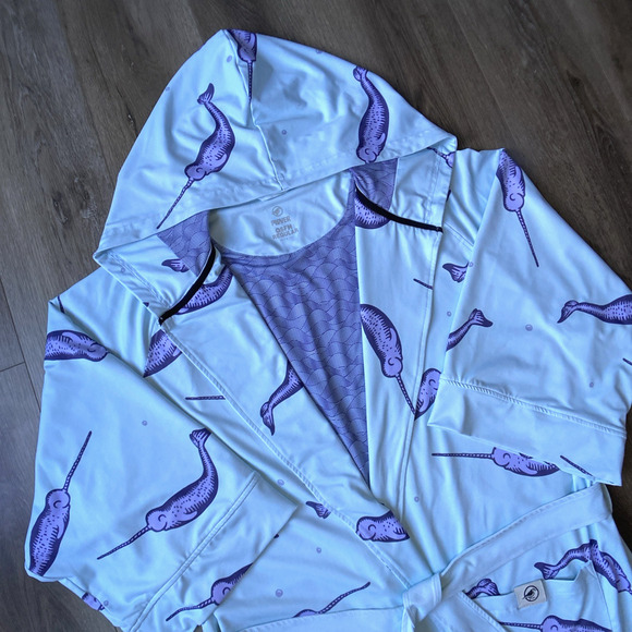 Plover Anywear Robe Unisex One Size Fits Most Blue Narwhal Print Pocket Nautical - Picture 1 of 16